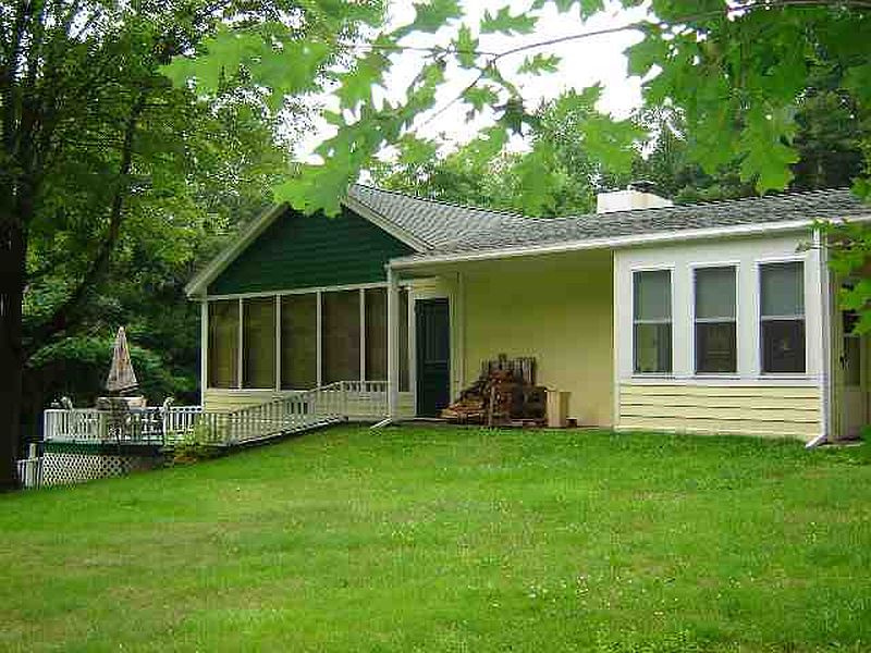 2nd image of 314 TURNPIKE Road