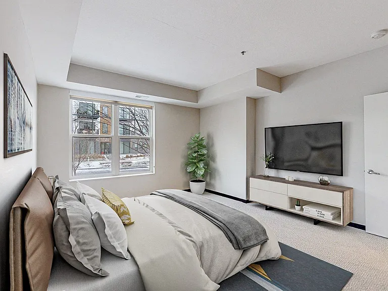 The Shoreham Apartments — Photo 48