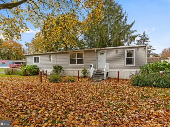 8978 Breinig Run Cir, Breinigsville, PA 18031
