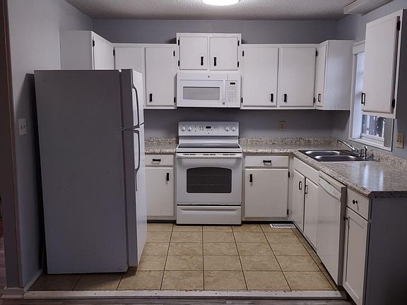 4th image of 111 Bruce Ln