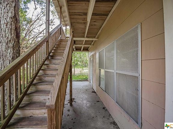 2nd image of 631 W Pearl St
