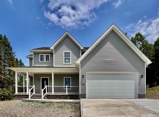 100 Mountainview Ave, Peckville, PA 18452