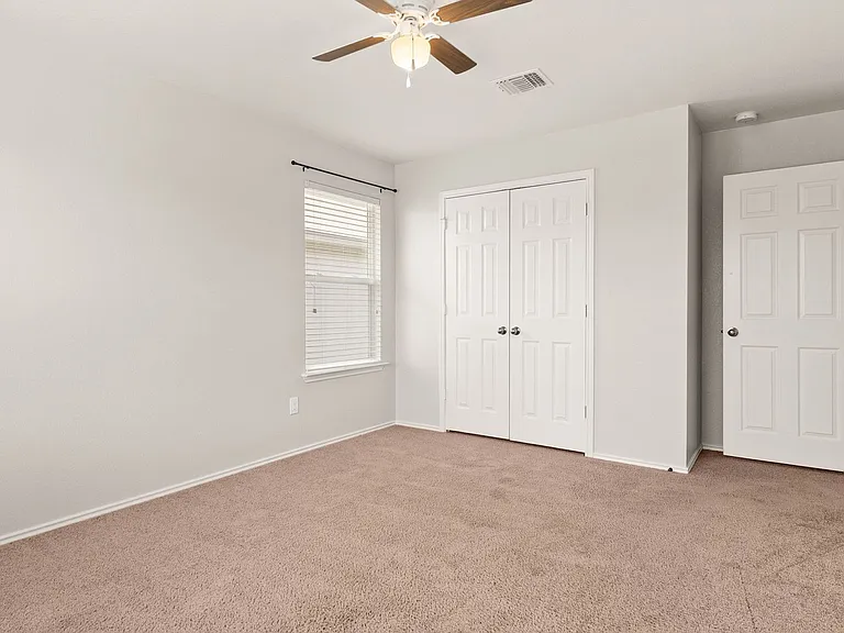 9605 Raeburn Ct — Photo 10