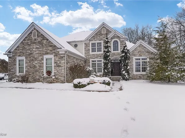 3010 Oaklawn Park Blvd, Stow, OH 44224