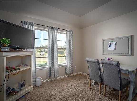 5th image of 3201 Shoreline Dr