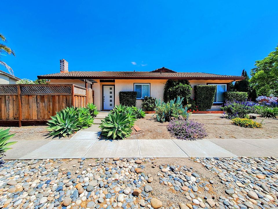 1st image of 33955 Juliet Cir