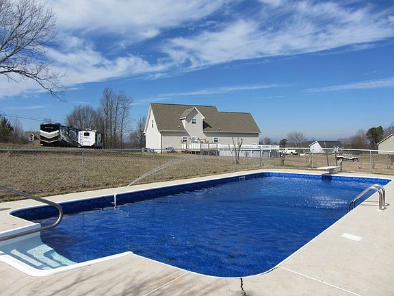 4th image of 163 Brookhill Ln NE
