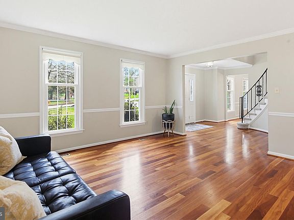 3rd image of 10525 Patuxent Ridge Way