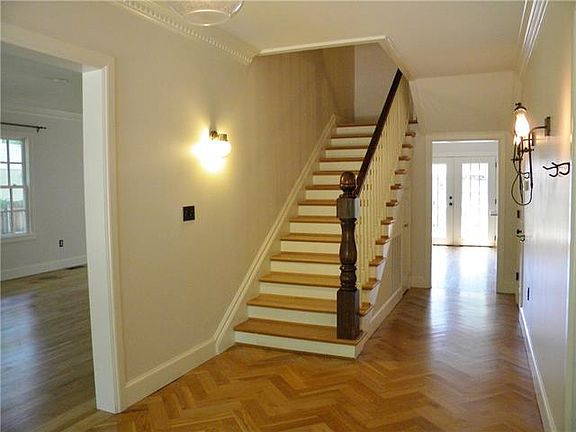 2nd image of 2201 Park Place Ave