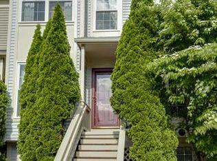 14116 Autumn Cir, Centreville, VA 20121