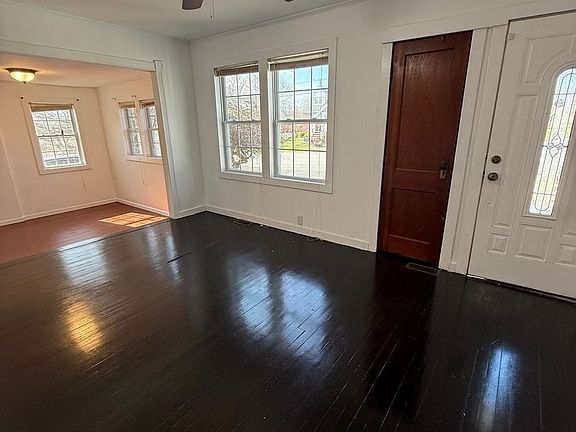3rd image of 233 Spruce St