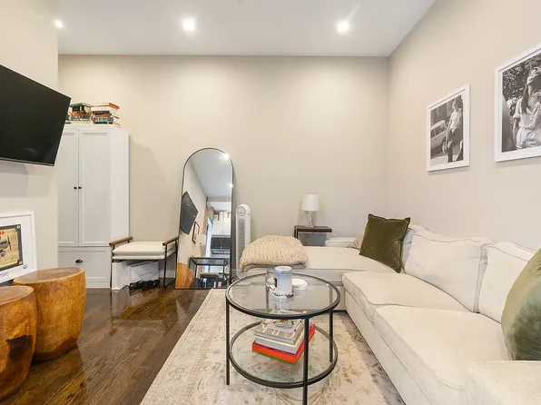 61 E 7th St, New York, NY