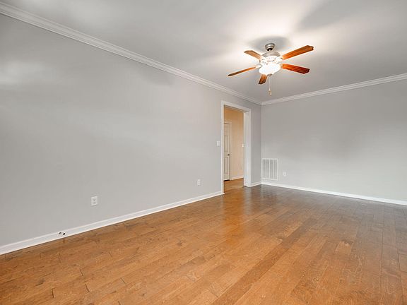 5th image of 1907 Short Leaf Ln #110