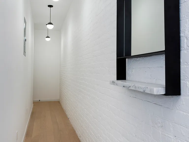 487 Clinton Ave #2D — Photo 8