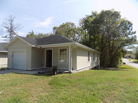 2nd image of 1221 Homard Pl