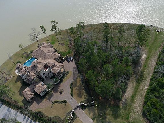  Your backyard will be an oasis - filled with enviable panoramic views of the 72-acre lake in Benders Landing Estates.