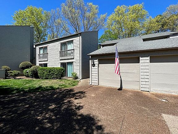 3rd image of 503 Lost Tree Ln