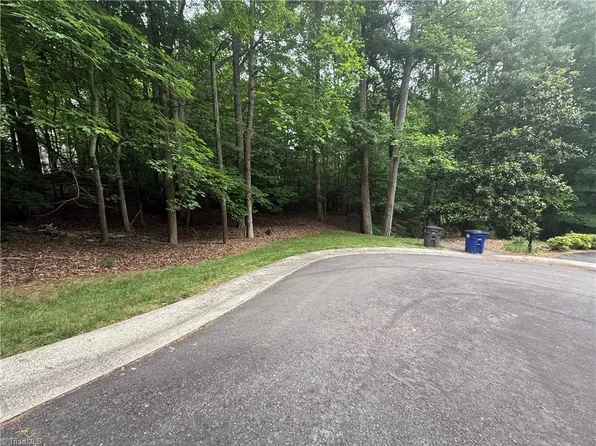 125 Stones Throw Ct, Winston Salem, NC 27106