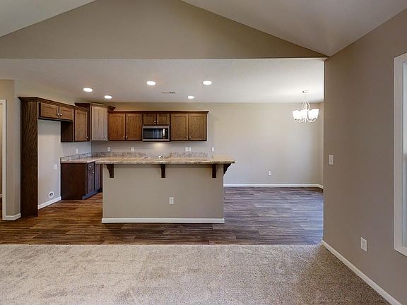 5th image of 308 W Orchid Ct
