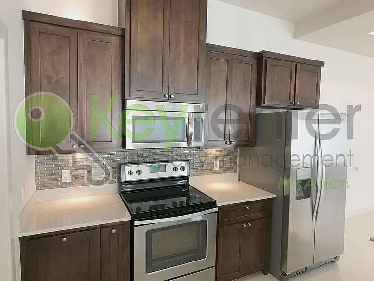 2920 N 51st St — Photo 23
