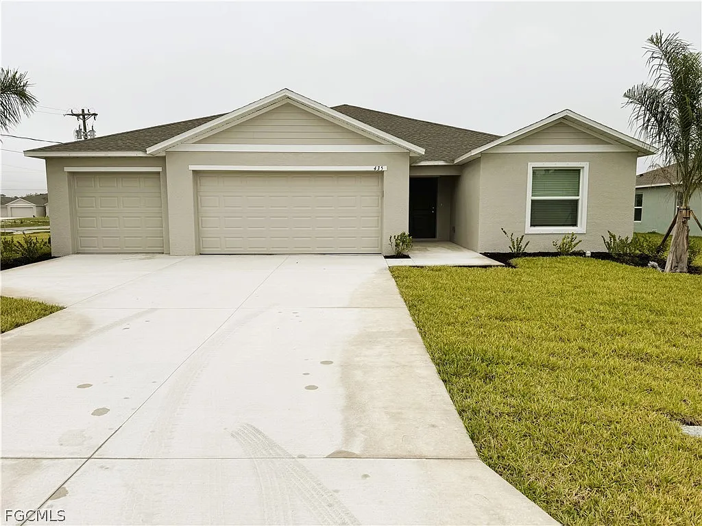 Building Photo - 335 Parish Dr