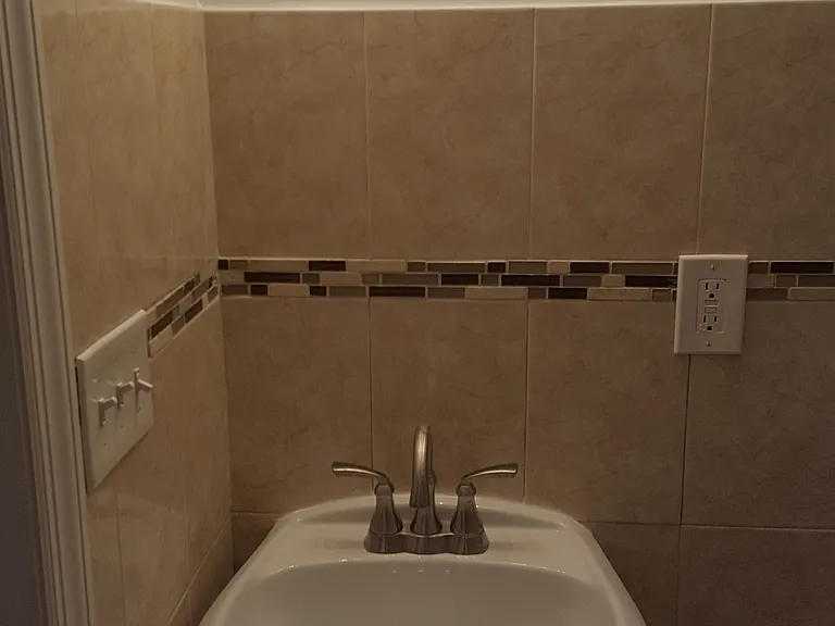 27 Louis St #2 — Photo 2
