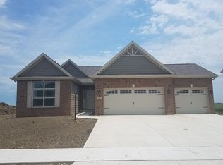 208 Denton Dr, Savoy, IL 61874