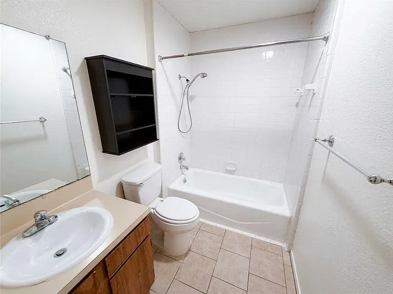 8811 Pineridge Dr #B — Photo 6