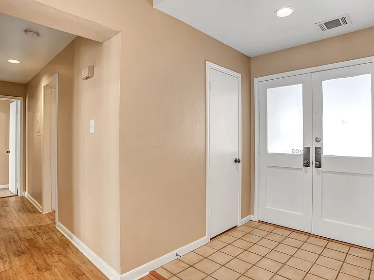 The Tuscany Apartments — Photo 25