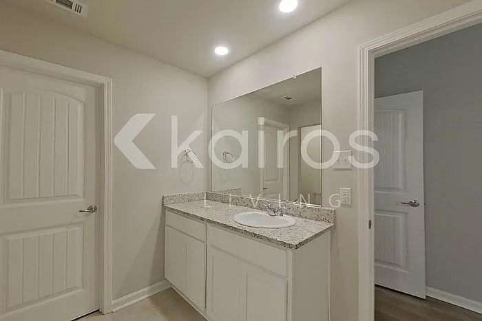 118 Santiago Ct — Photo 23