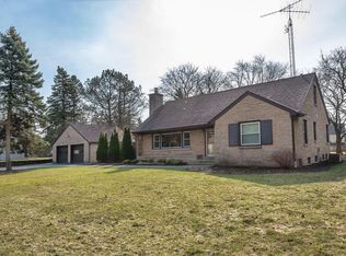 10453 W Saint Francis Ave, Greenfield, WI 53228