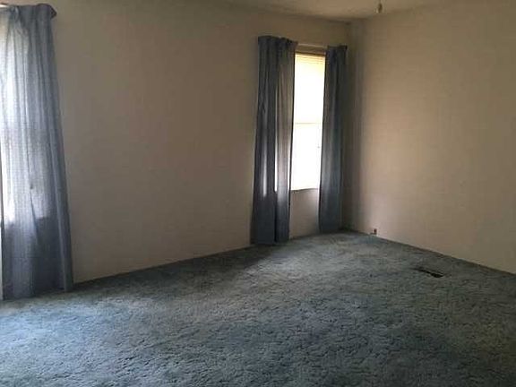 4th image of 73 Hidden Brook Dr