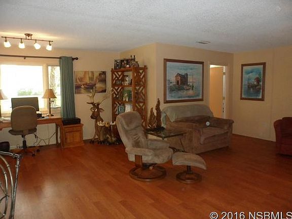 2nd image of 3229 Woodland Dr