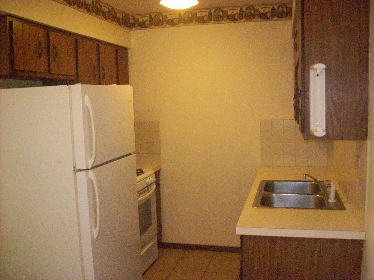 2 bed, 900 sqft, $825 — Photo 2