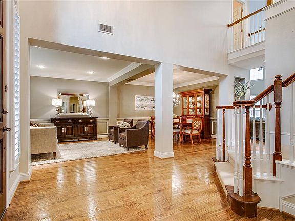 3rd image of 6400 Castlemere Dr