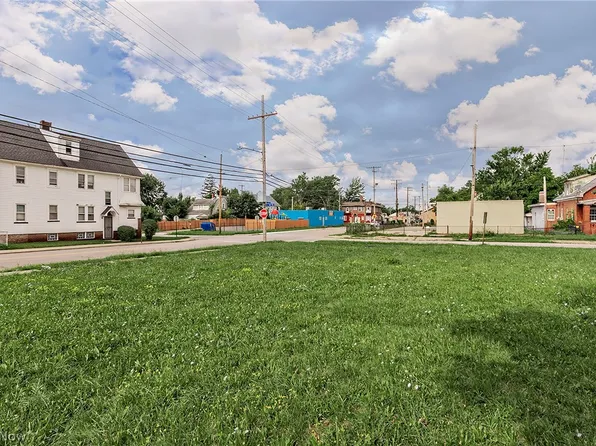 3741 E 143rd St, Cleveland, OH 44120