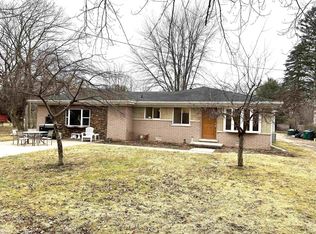 58601 Bates Rd, Lenox, MI 48048