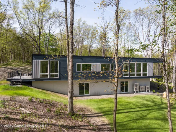 120 Cauterskill Avenue, Catskill, NY 12414