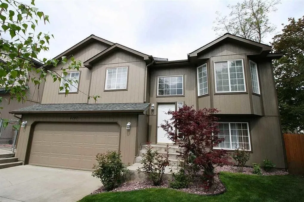 5 bed, 2166 sqft, $2,695 — Photo 1