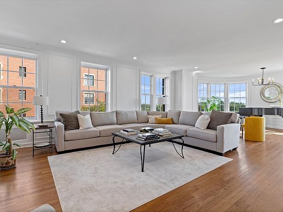 5th image of 3750 N Lake Shore Dr APT 6E