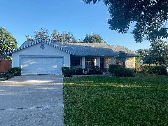 2nd image of 15733 Lake Hodge Ct