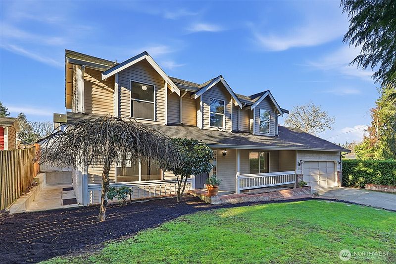 3rd image of 15931 22nd Avenue SW