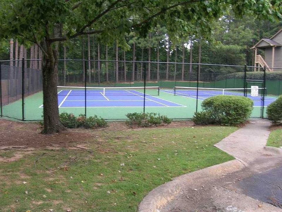 2nd image of 1604 Country Park Dr SE
