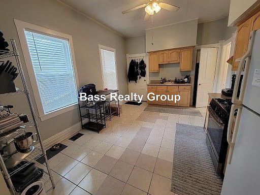 5th image of 2536 W Shakespeare Ave APT 1R