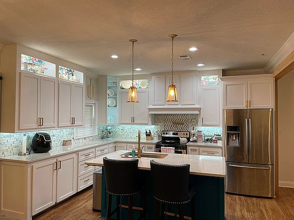 5th image of 2643 E Robinwood Dr