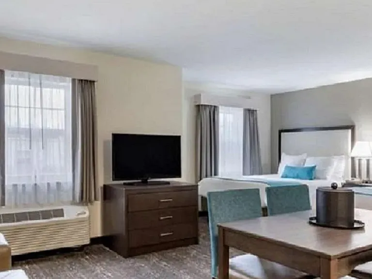 Franklin Extended Stay Hotel — Photo 3