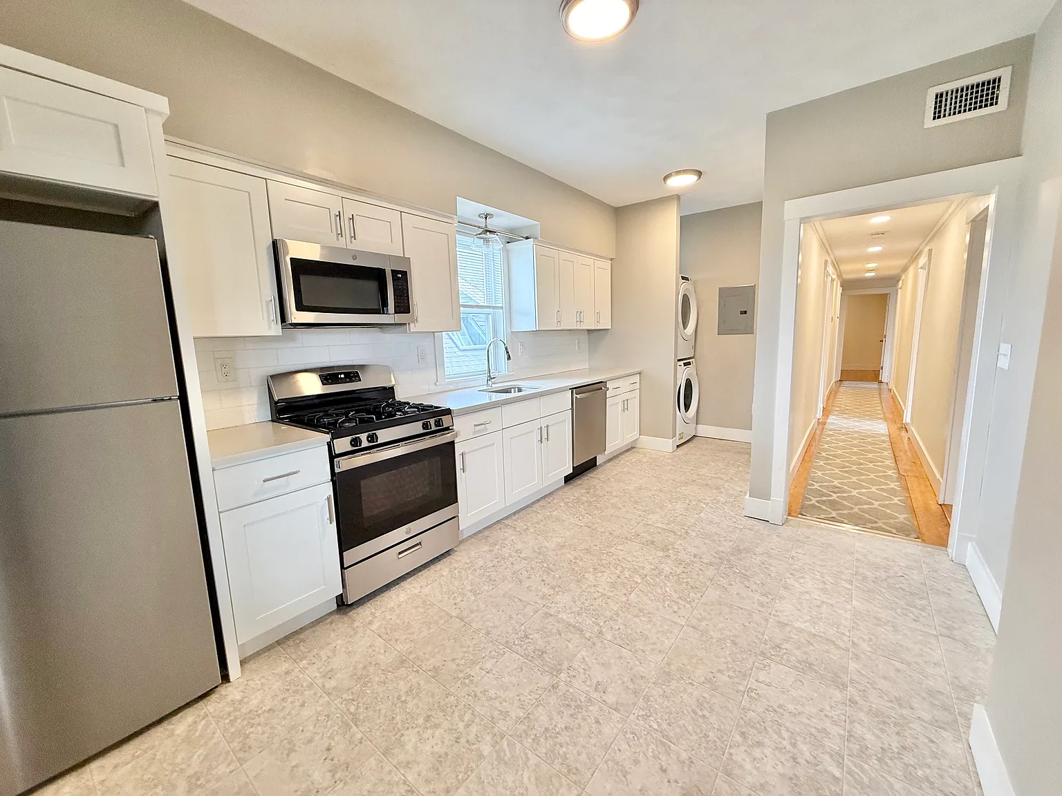 4 bed, 1500 sqft, $3,700 — Photo 4