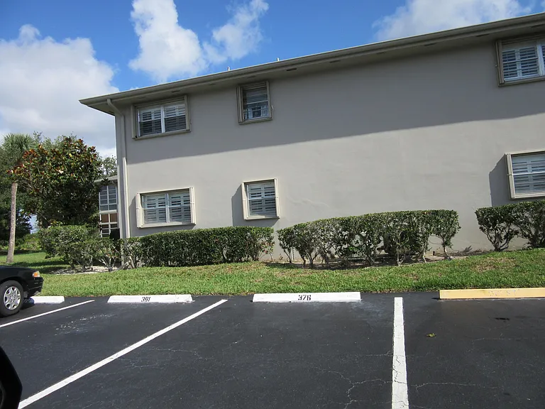 1 Lake Vista Trl #201 — Photo 1