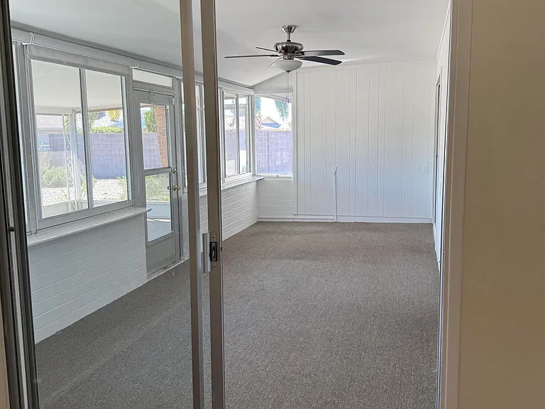 10217 W Mission Ln — Photo 14