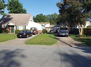 564 Sandburg St, Virginia Beach, VA 23462